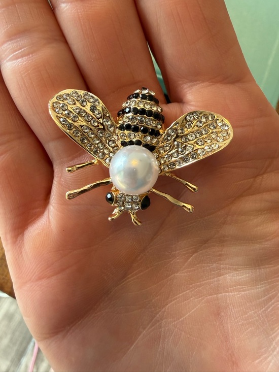 Jewelry - Gold Bee Brooch with Pearl and Black Crystal Accents - Women Jewelry